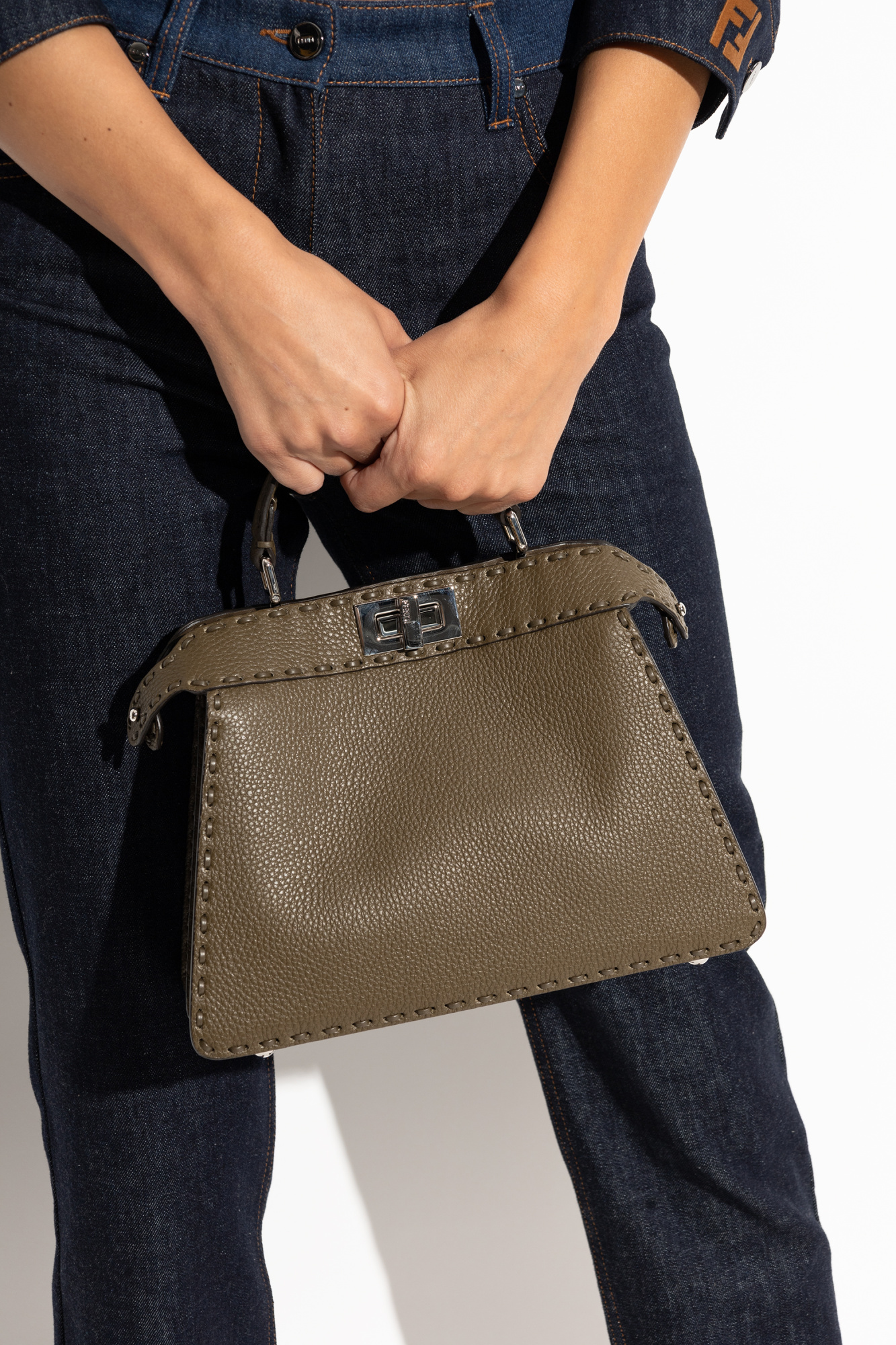 Fendi Peekaboo Crossbody Bag【A+ランク/付属品有】 black-cloth-peekaboo-fendi-bag